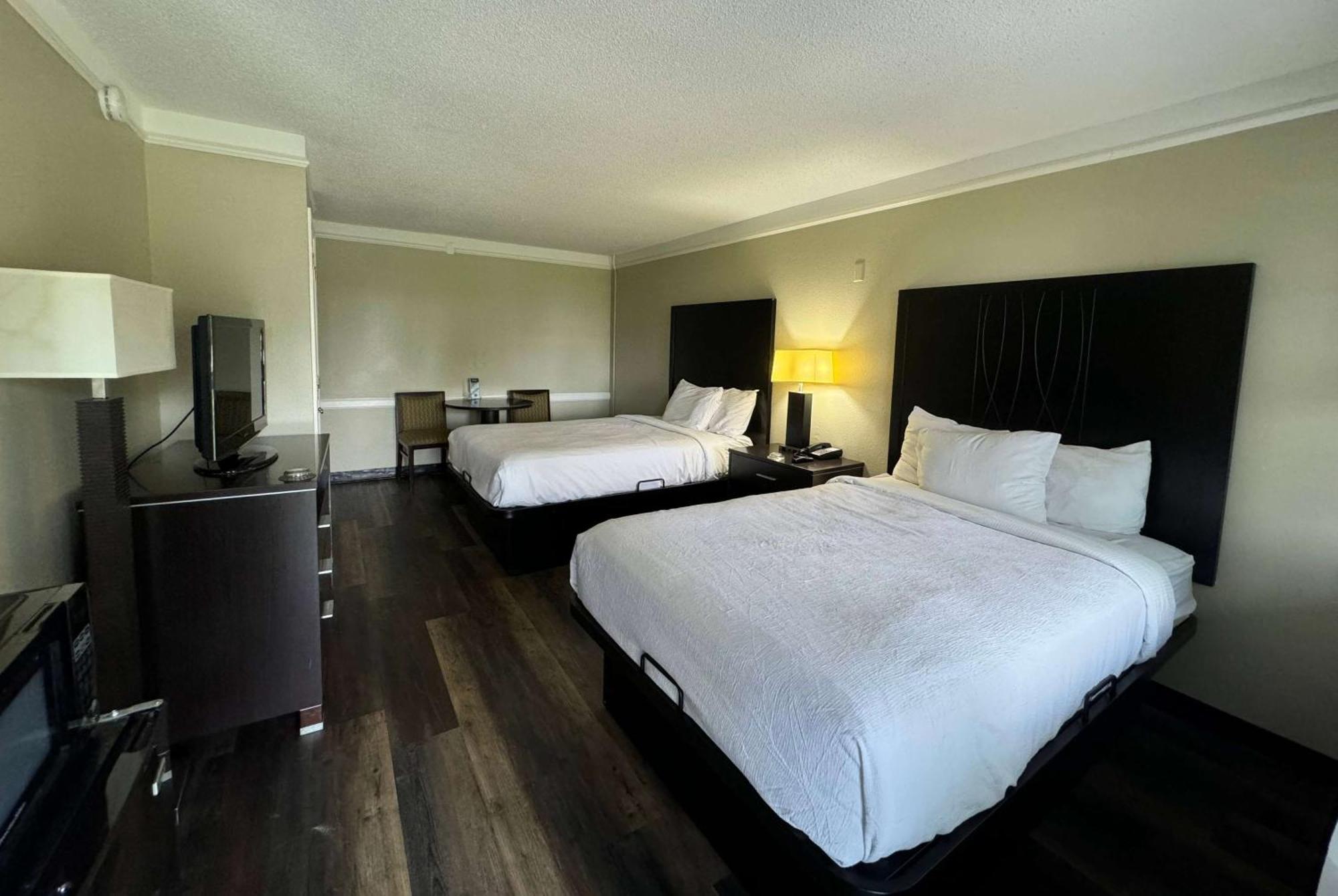 Travelodge By Wyndham Tuscaloosa Esterno foto